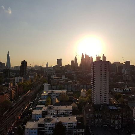 Modern 1 Bedroom Apartment In E1 With Great Views Лондон Екстер'єр фото