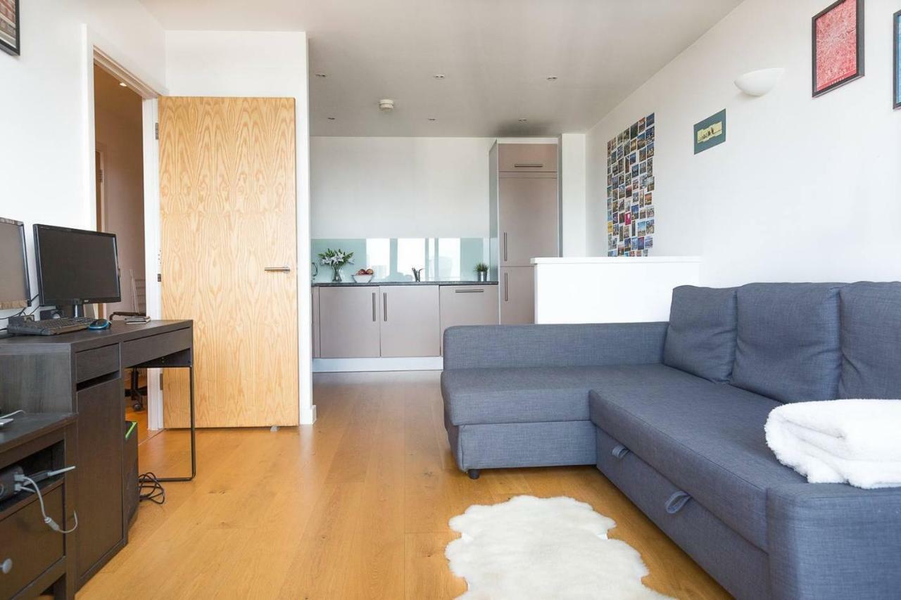 Modern 1 Bedroom Apartment In E1 With Great Views Лондон Екстер'єр фото